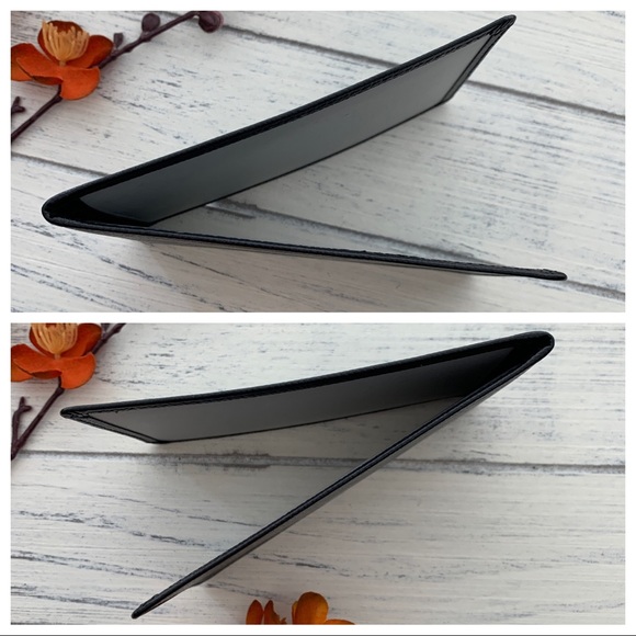 Louis Vuitton Bi-Fold ID/Photo Holder - Picture 7 of 8